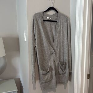 Excellent condition slouchy button up sweater size large gray